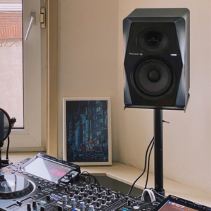 PIONEER DJ Y SUS NUEVOS MONITORES DE LA SERIE VM.