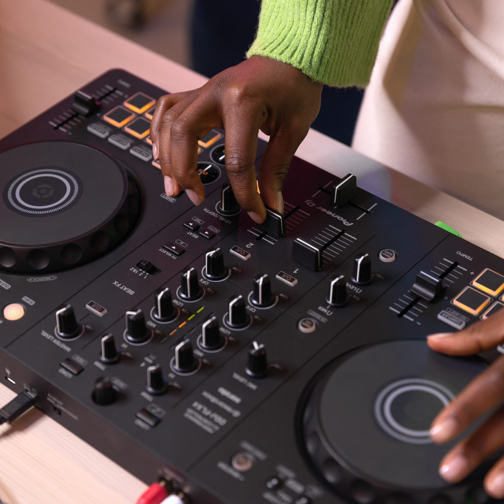 Review y unboxing del controlador de DJ Pioneer DJ DDJ FLX4