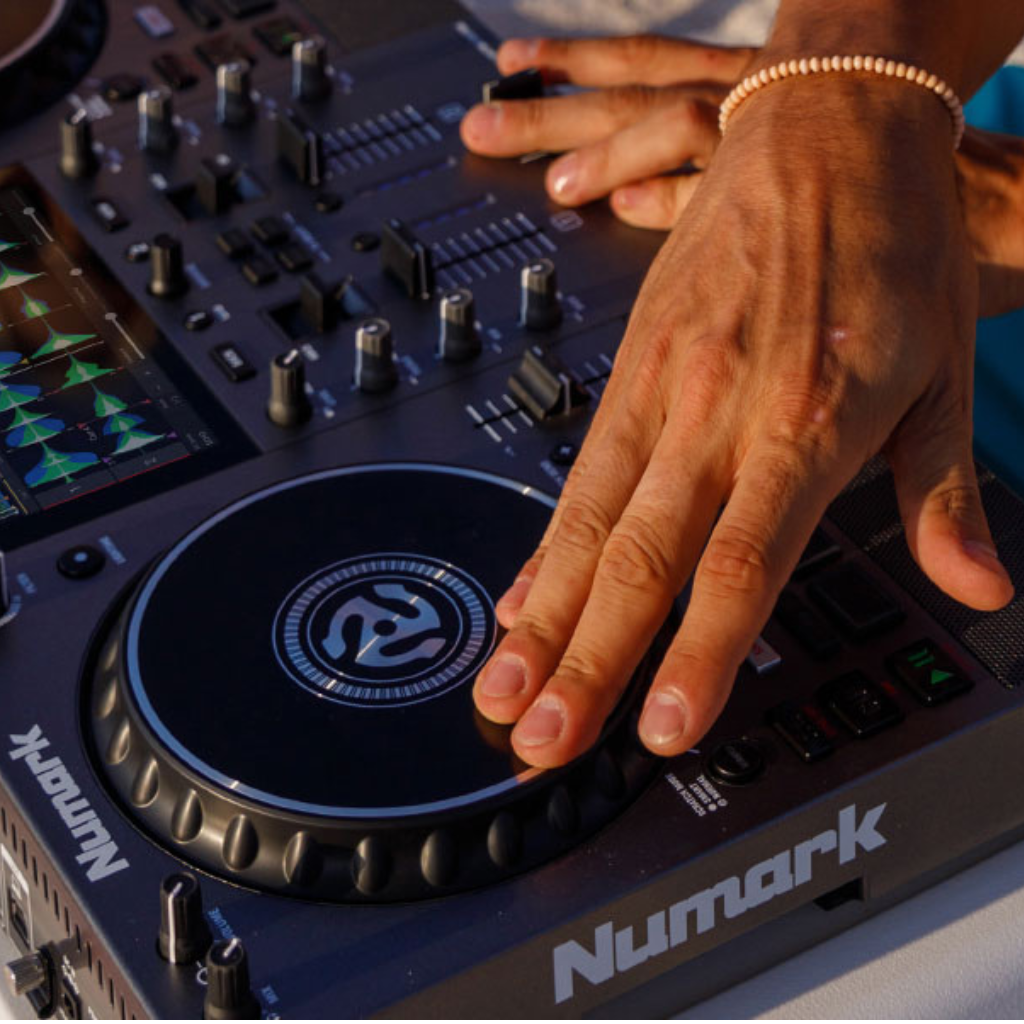 Numark MixStream Pro Go controlador de DJ portátil