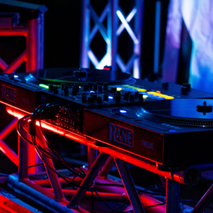 Top 5: Los mejores muebles para equipos DJ