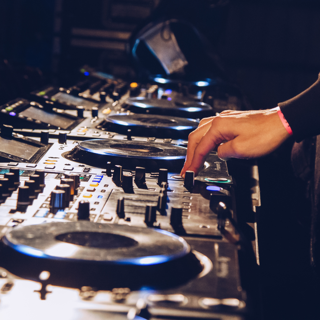 Diferencias entre ser DJ y productor musical