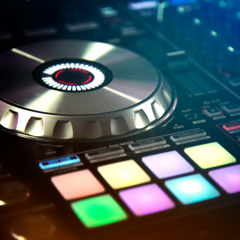 ¿Cómo elegir el mejor controlador DJ?