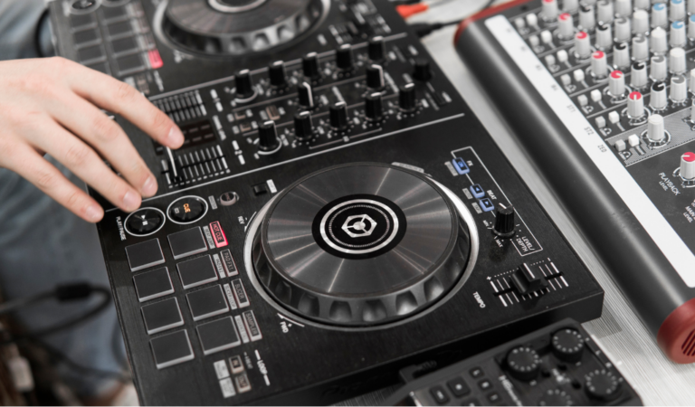 ¿Cómo mantener y limpiar tu controlador DJ? Guía completa