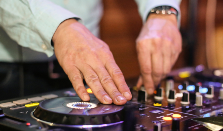 Trucos Avanzados de Mezcla DJ que Deberías Dominar