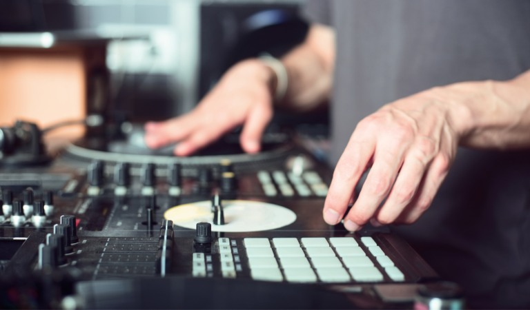 Trucos Avanzados de Mezcla DJ que Deberías Dominar