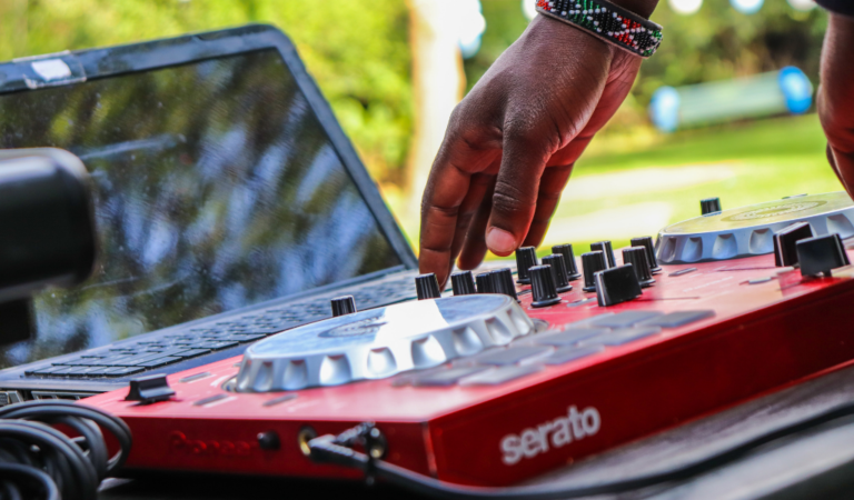 Tu Primera Actuación DJ ¿Cómo afrontar el miedo escénico y triunfar?