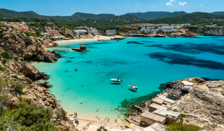 Crece el turismo en Ibiza: Vuelos directos desde Estados Unidos