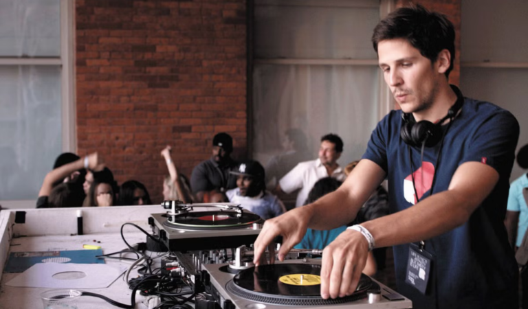 Los Mejores Documentales y Películas DJ: Inspiración Musical Asegurada