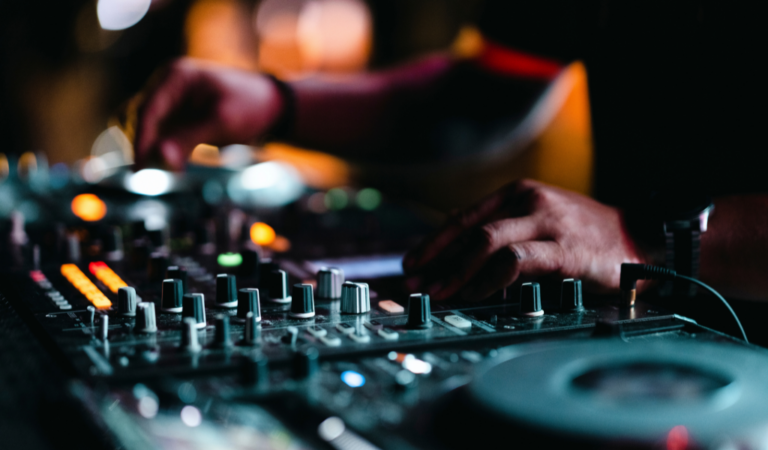 Los Mejores Documentales y Películas DJ: Inspiración Musical Asegurada