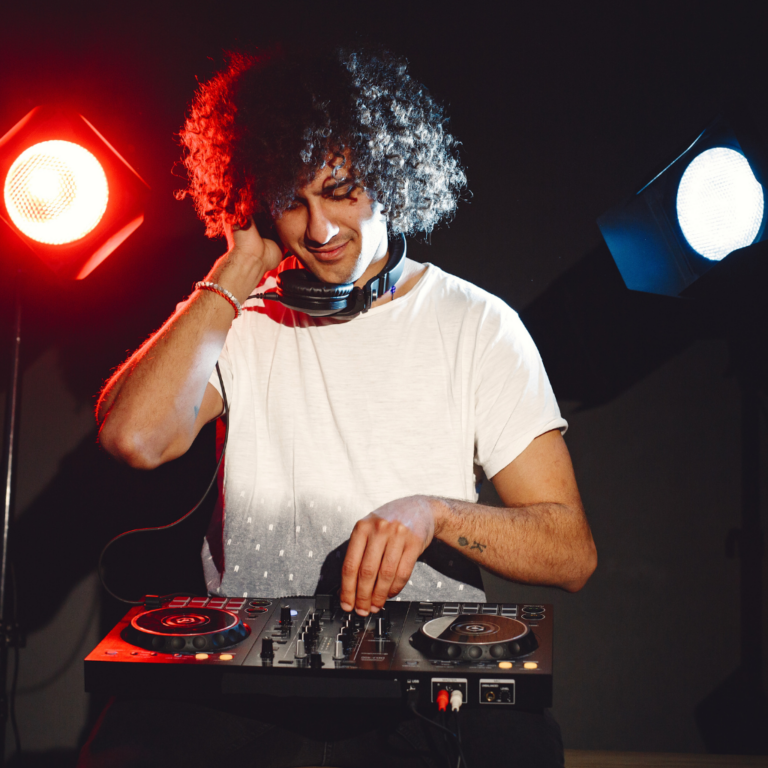 Consejos para mantener la motivación y la creatividad como DJ