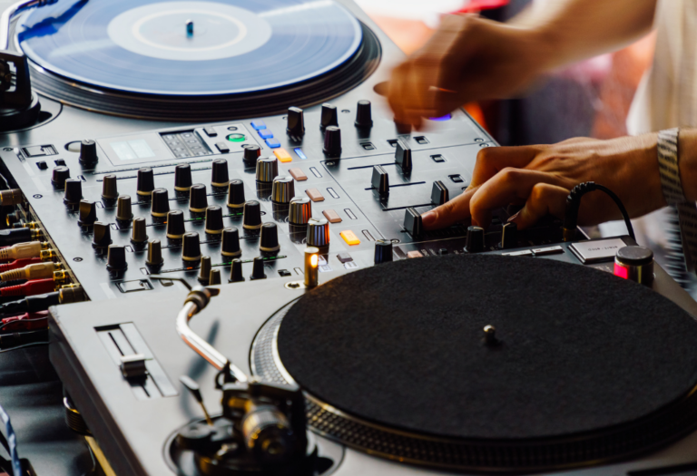 ¿Vale la pena actualizar tu equipo DJ cada año?