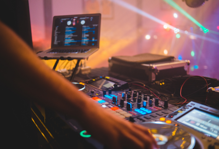 Configura tu cabina DJ para hacer streams