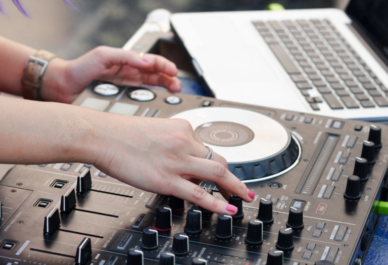 Tiny adquiere el 66% de Serato