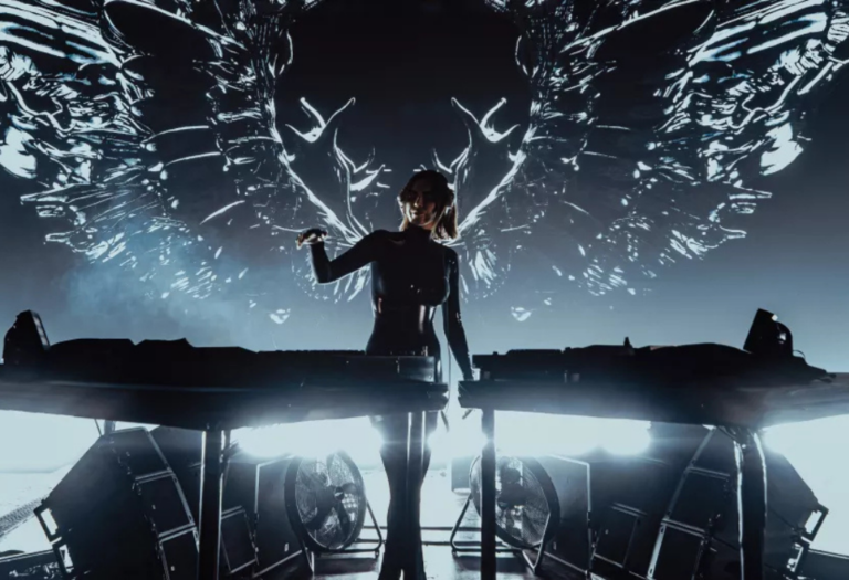 Sara Landry: Eternalism en [UNVRS] Ibiza