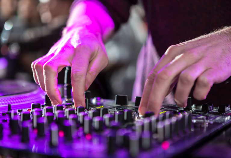 Aprende a usar el ecualizador como un DJ profesional: Técnicas avanzadas