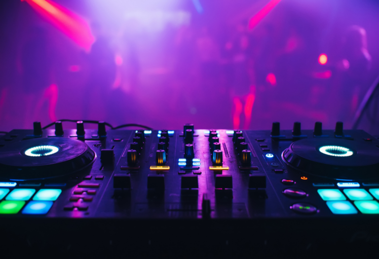 ¿Cómo preparar un set DJ perfecto? Guía sencilla de mezcla