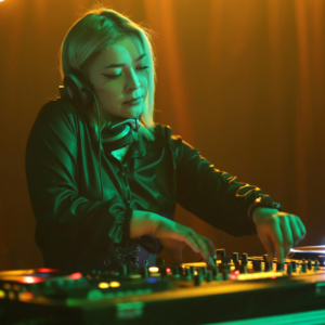 ¿Vale la pena actualizar tu equipo DJ cada año? Análisis objetivo de pros y contras