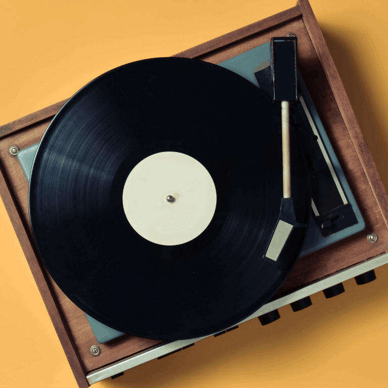 ¿Cómo conectar un tocadiscos a un amplificador sin entrada phono?