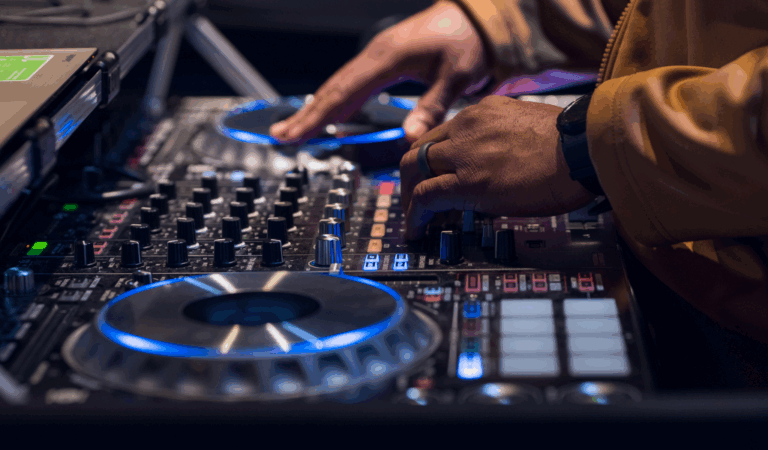 ¿Cómo elegir un controlador DJ para Hip Hop?