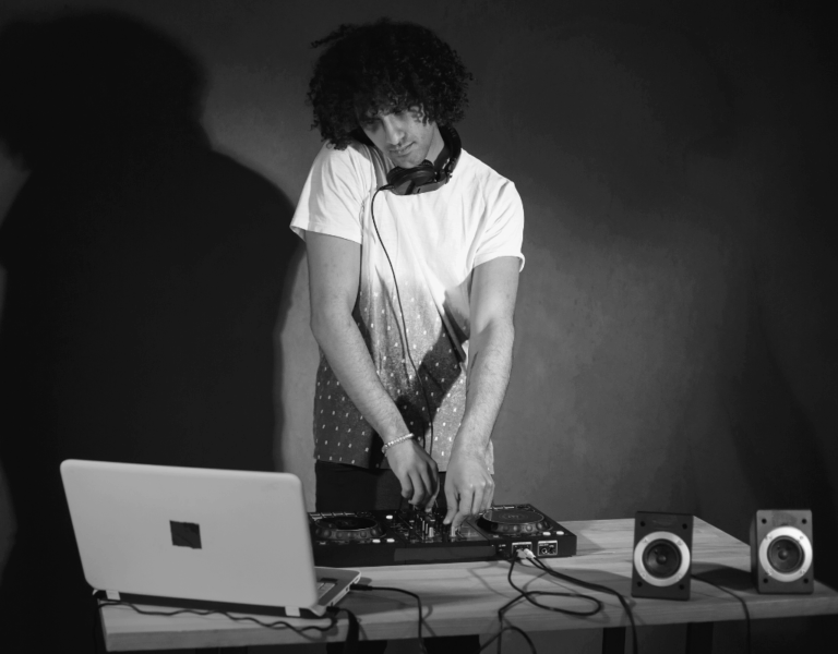 ¿Cómo elegir un controlador DJ para Hip Hop?