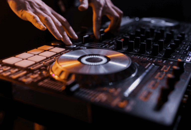 Serato DJ vs Rekordbox: ¿Cuál es el mejor?