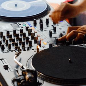 Inteligencia Artificial en la Industria DJ: ¿Aliada o Amenaza?
