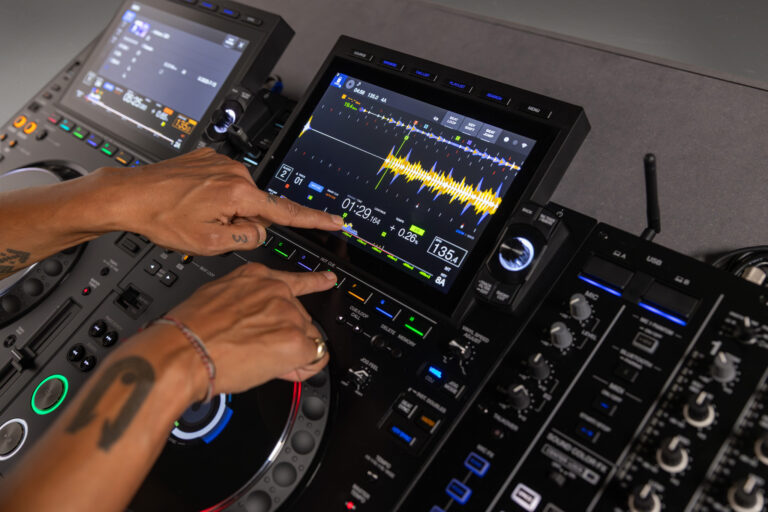 AlphaTheta CDJ-3000X: El nuevo estándar de cabina para DJs
