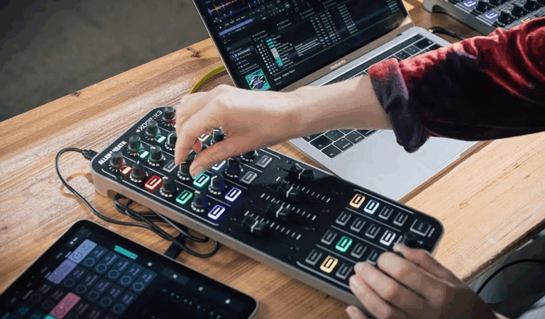 Controladora MIDI ALLEN & HEATH Xone:K3