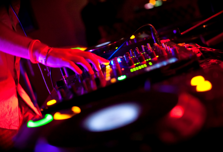 VirtualDJ 2026: Nuevas funciones con IA