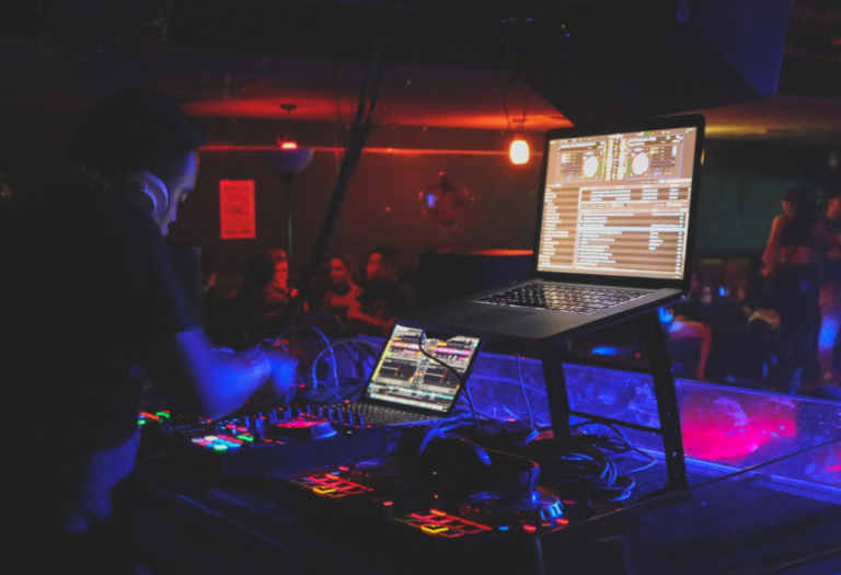 Top 5 Regalos DJ para Navidad (Menos de 100 €) Top 5 Regalos DJ para Navidad (Menos de 100 €)