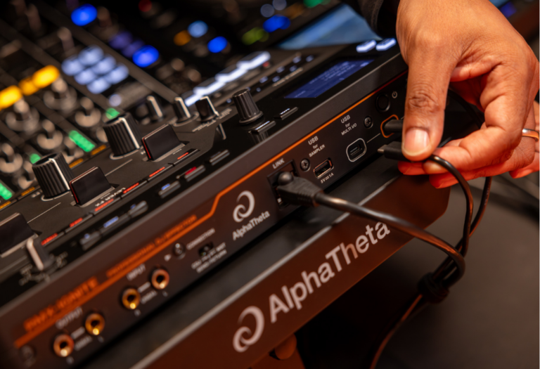 AlphaTheta RMX-IGNITE: ¿Qué ofrece esta estación de efectos?