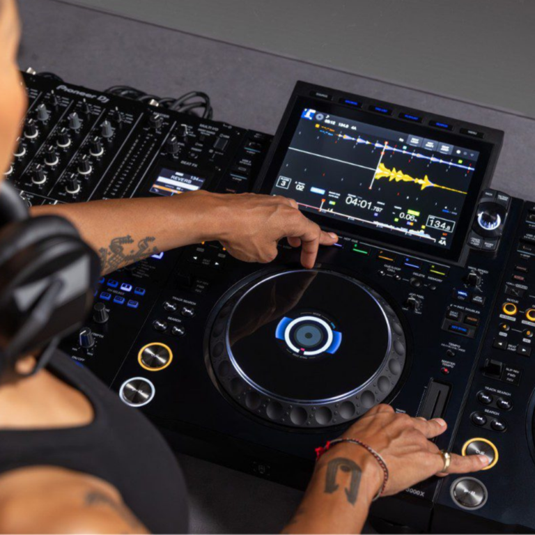 Apple Music llega al AlphaTheta CDJ-3000X Apple Music llega al AlphaTheta CDJ-3000X