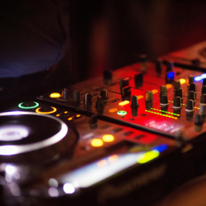 Los Mejores Productores de Música Electrónica: ¿Quiénes son?