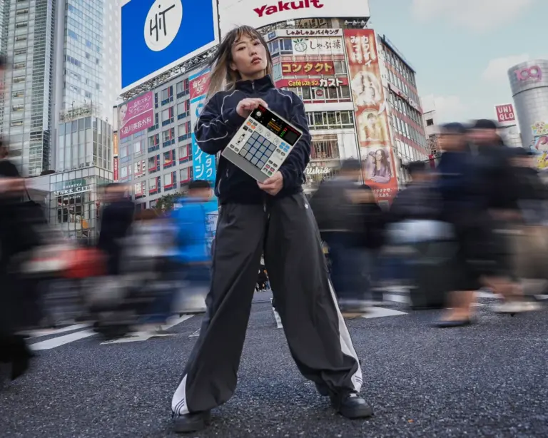 AKAI MPC Sample: Beatmaking portátil de nueva era AKAI MPC Sample: Beatmaking portátil de nueva era