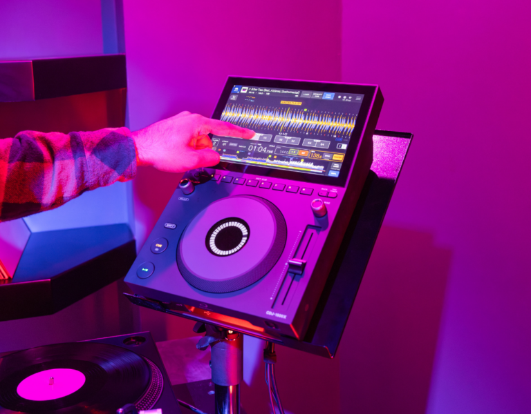 Unboxing & Review de AlphaTheta CDJ-1500X Unboxing & Review de AlphaTheta CDJ-1500X