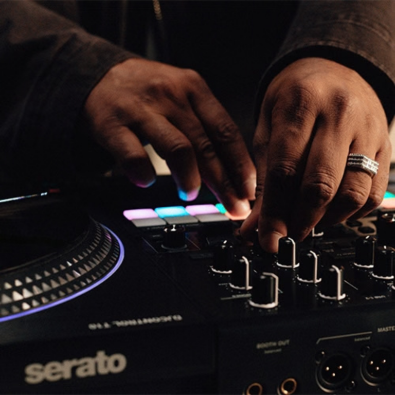 Unboxing & Review de Hercules DJControl T10 Unboxing & Review de Hercules DJControl T10